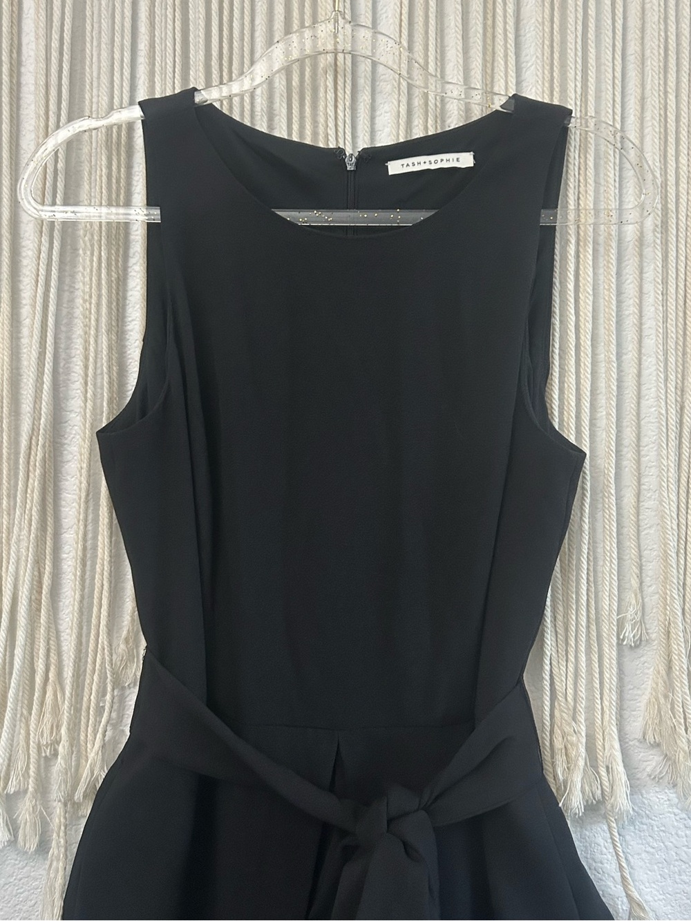 TASH AND SOPHIE Chic Black Sleeveless Jumpsuit Belted Wide Leg Stretchy Sz 6 - Picture 7 of 15